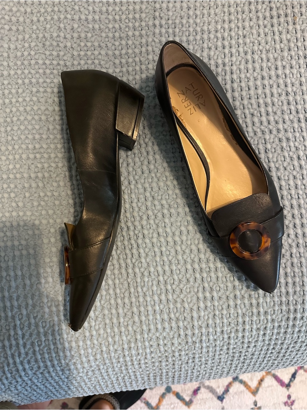 Naturalizer Black Pointed Leather Heels with Tortoiseshell Accent